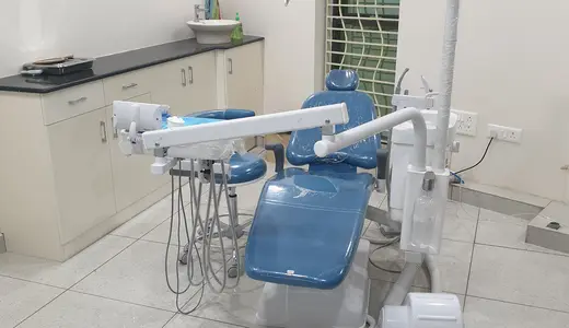 Mayuran Dental Clinic treatment room